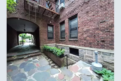 1 Hillside Avenue #1A, Great Neck, NY 11021 - Photo 1