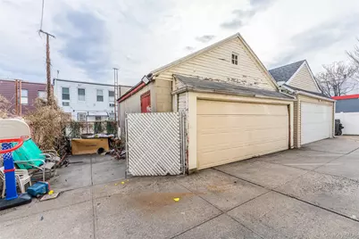 7824 68th Road, Middle Village, NY 11379 - Photo 28