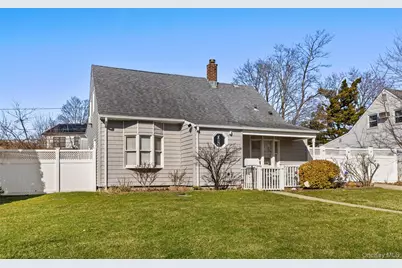 82 Barnyard Lane, Levittown, NY 11756 - Photo 20