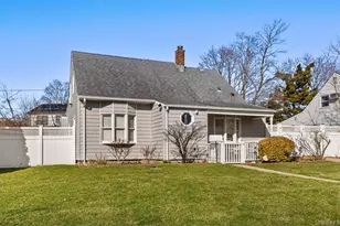 82 Barnyard Ln, Levittown, NY 11756 - Photo 20