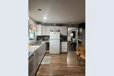 21 Locust Street, Riverhead, NY 11901 - Photo 12