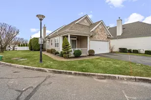 587 Leisure Dr, Ridge, NY 11961 - Photo 2