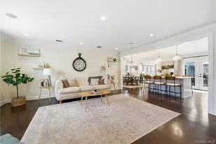 28 Berkshire Rd, Holbrook, NY 11741 - Photo 4