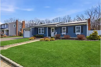 28 Berkshire Road, Holbrook, NY 11741 - Photo 2