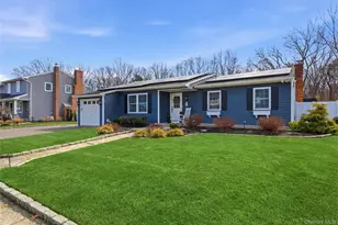 28 Berkshire Rd, Holbrook, NY 11741 - Photo 2