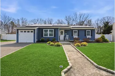 28 Berkshire Road, Holbrook, NY 11741 - Photo 1