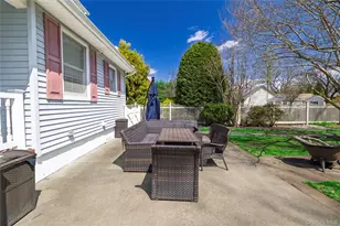 407 Morris Ave, Rockville Centre, NY 11570 - Photo 26