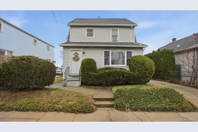 74 Lexington Avenue, Franklin Square, NY 11010 - Photo 2