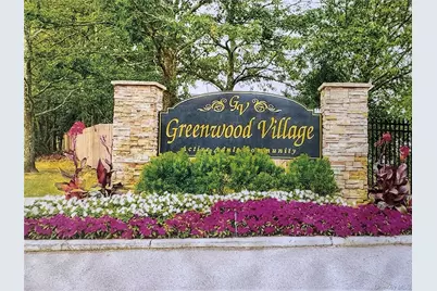 43 Village Circle S, Manorville, NY 11949 - Photo 20