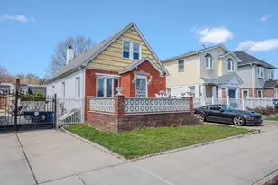 49-58 Utopia Pkwy, Fresh Meadows, NY 11365 - Photo 24