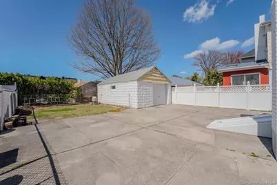 49-58 Utopia Parkway, Fresh Meadows, NY 11365 - Photo 22