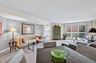 10 Stewart Pl, White Plains, NY 10603 - Photo 18