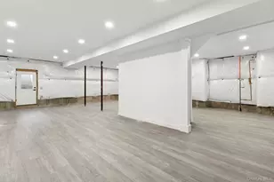 85 Roanoke Ct, Riverhead, NY 11901 - Photo 22