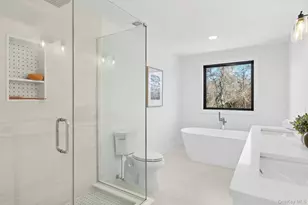 85 Roanoke Ct, Riverhead, NY 11901 - Photo 20