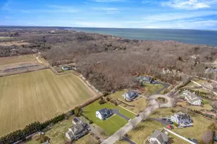 85 Roanoke Ct, Riverhead, NY 11901 - Photo 2
