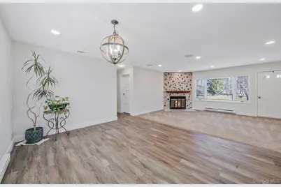 72 Locust Avenue, Oakdale, NY 11769 - Photo 24