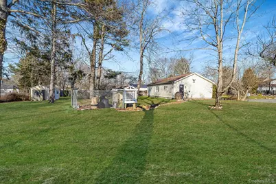 72 Locust Avenue, Oakdale, NY 11769 - Photo 6