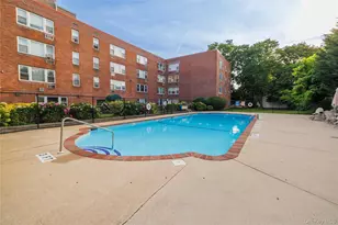 250 W Merrick Rd, Freeport, NY 11520 - Photo 20