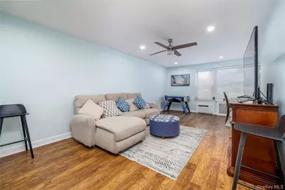 250 W Merrick Road #1E, Freeport, NY 11520 - Photo 4