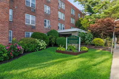 250 W Merrick Road #1E, Freeport, NY 11520 - Photo 1