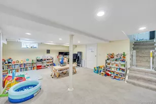 14 Lenox Ave, Lynbrook, NY 11563 - Photo 28