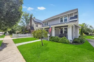 14 Lenox Ave, Lynbrook, NY 11563 - Photo 2