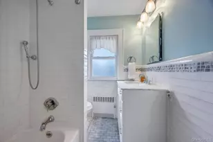 14 Lenox Ave, Lynbrook, NY 11563 - Photo 24