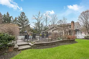 28 Clipper Dr, Northport, NY 11768 - Photo 36