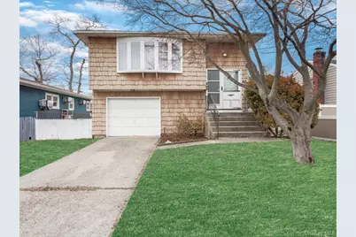 715 McCall Avenue, West Islip, NY 11795 - Photo 1