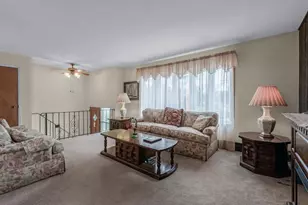 715 McCall Ave, West Islip, NY 11795 - Photo 6