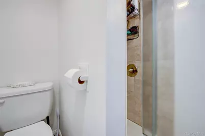 507 Gillette Avenue, Bayport, NY 11705 - Photo 20