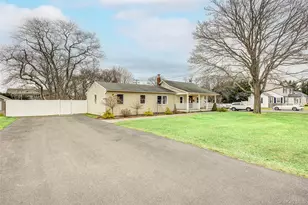 507 Gillette Ave, Bayport, NY 11705 - Photo 2