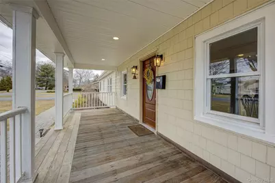 507 Gillette Avenue, Bayport, NY 11705 - Photo 4