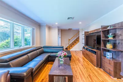 12 Grand Place, East Northport, NY 11731 - Photo 4