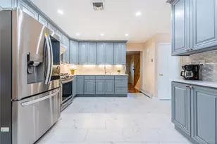 12 Grand Pl, East Northport, NY 11731 - Photo 8