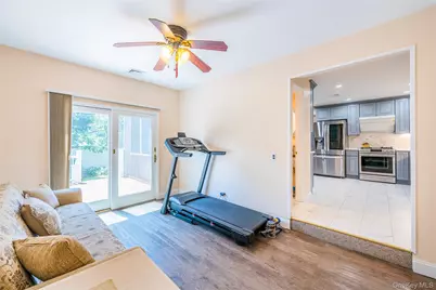 12 Grand Place, East Northport, NY 11731 - Photo 10