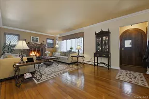 38 Pine Ave, Floral Park, NY 11001 - Photo 6