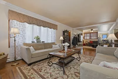 38 Pine Avenue, Floral Park, NY 11001 - Photo 8