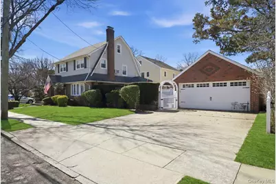 38 Pine Avenue, Floral Park, NY 11001 - Photo 4