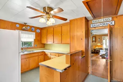 20 McGuirk Street, East Hampton, NY 11937 - Photo 2