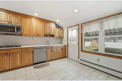 48 Eastfield Lane, Melville, NY 11747 - Photo 16