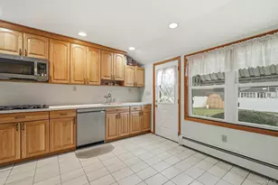 48 Eastfield Ln, Melville, NY 11747 - Photo 16