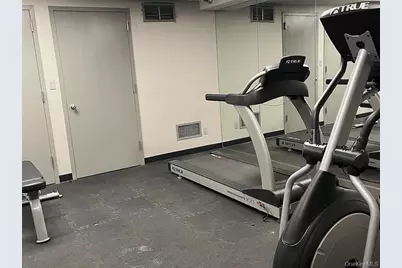 88 Cutter Mill Road #518, Great Neck, NY 11021 - Photo 6