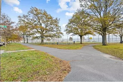 9505 165th Avenue, Howard Beach, NY 11414 - Photo 2