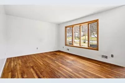 3316 Poplar Street, Yorktown Heights, NY 10598 - Photo 10