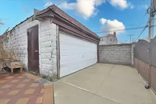 130-71 225th St, Springfield Gardens, NY 11413 - Photo 24