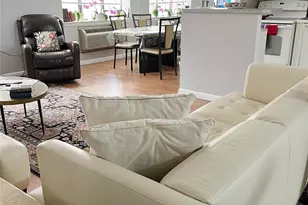 10 Canterbury Rd, Great Neck, NY 11021 - Photo 10