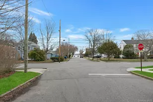 237 6th St, Greenport, NY 11944 - Photo 28