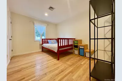 15 Walters Avenue, Syosset, NY 11791 - Photo 10