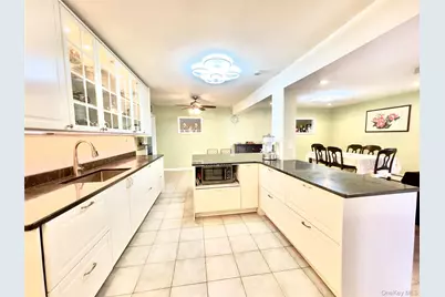 15 Walters Avenue, Syosset, NY 11791 - Photo 8